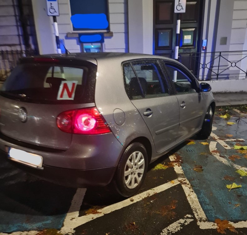 An Penalty Notice was issued to the driver.