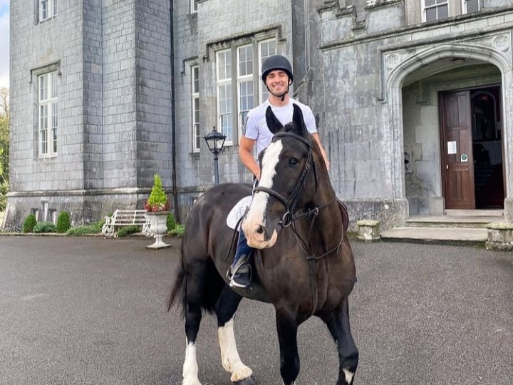 Love Island 2019 winner and Irish rugby 7s star Greg O'Shea has been exploring Offaly. He visited both Kinnitty and Birr as he took in the sights and sounds of the county. TAP NEXT/PREV BUTTONS ABOVE TO SEE ALL THE PICTURES FROM HIS VISIT