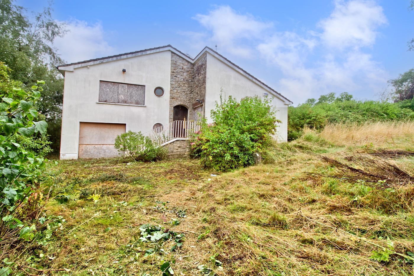 This three bedroom house at Cokery Lane, Monasteroris Edenderry is going up for auction in September. It is in need of extensive renovation but it is has a guide price of just €80,000. CLICK ON NEXT> ABOVE TO TAKE A TOUR AROUND THE HOUSE For further details see the link at the end of the gallery