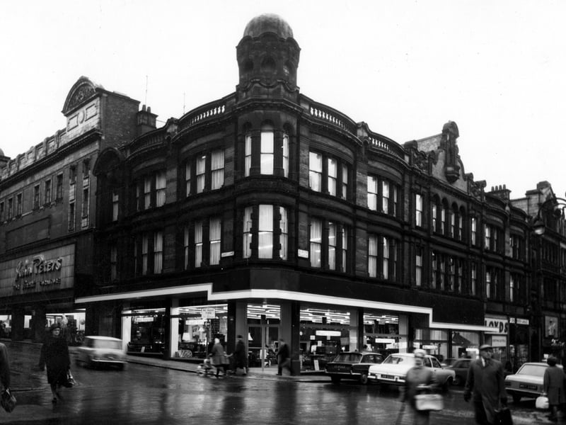A view from north east corner of Lands Lane and Albion Place in November 1968. Powell Richards shop, John Peter's and Lloyds gramophone dealers are visible.