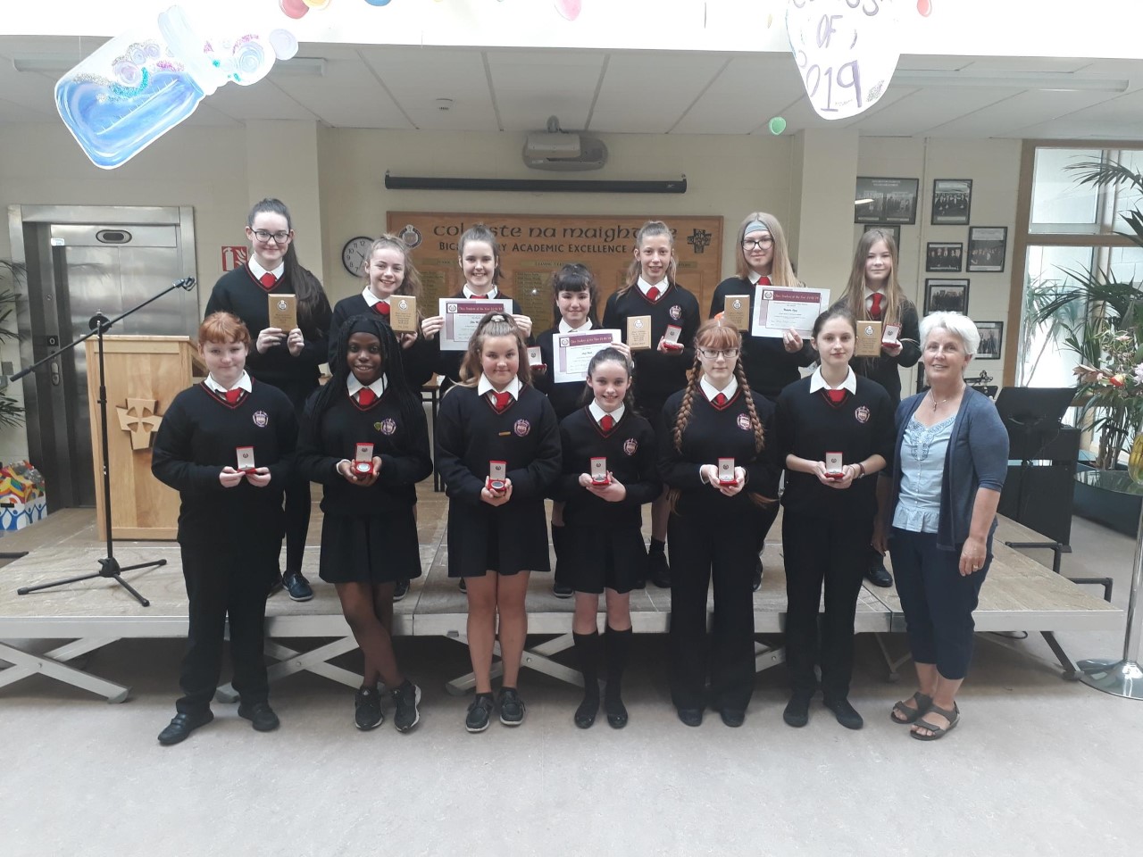 Awards ceremonies for first, second, third and fifth classes also took place in the school, with students honored for both their academic and sporting prowess.