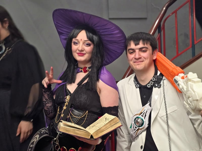 Huge crowds have flocked to Portsmouth Guildhall for Comic Con 2026.

Pictured: Anastacia Saunders and Mason Bennett as DC Raven and Nox

Picture: Habibur Rahman