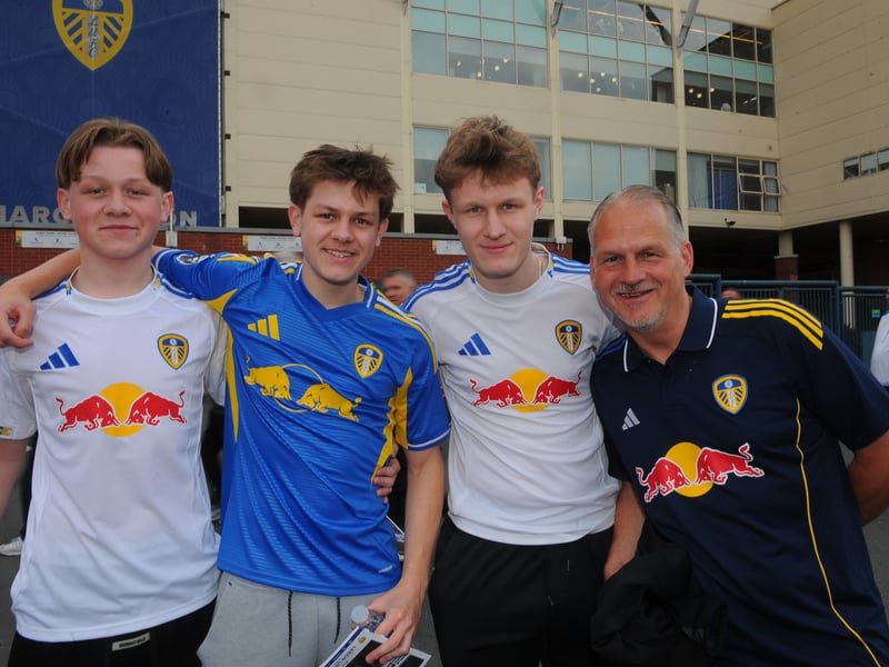 31 fantastic photos of Leeds United fans v Burnley with three ...