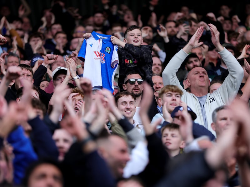 Average home attendance: 14,830.