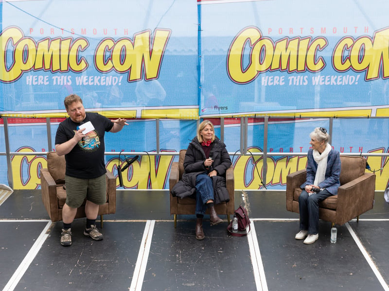 Huge crowds have flocked to Portsmouth Guildhall for Comic Con 2026. 

Pictured: Meet the actress Jemma Redgrave and Anita Dobson 

Picture: Marcin Jedrysiak