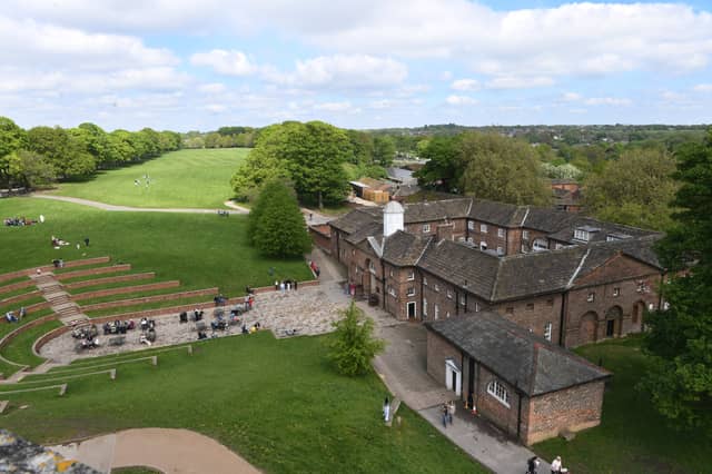 This popular tea room offers an ideal stop for a traditional cream tea after a long walk around the estate parklands. Visitors can expect freshly baked scones served with thick clotted cream and jam alongside a wide selection of hot drinks. 🫖 Temple Newsam Road, Temple Newsam