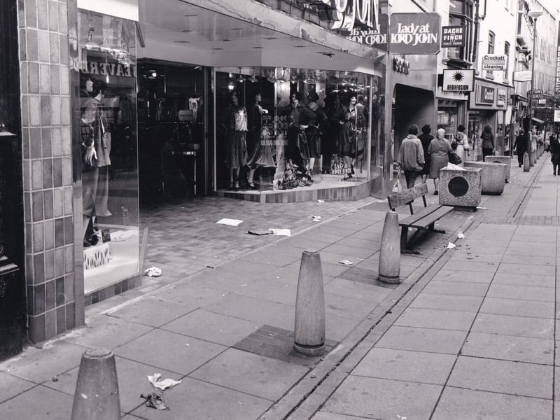 Share your memories of Leeds city centre in 1971 with Andrew Hutchinson via email at: andrew.hutchinson@jpress.co.uk or tweet him - @AndyHutchYPN