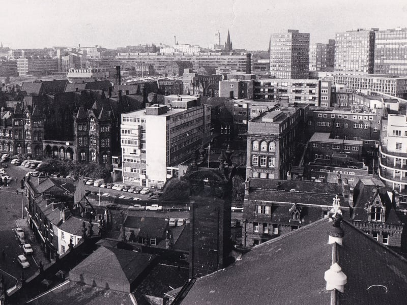 Leeds General Infirmary in November 1971.