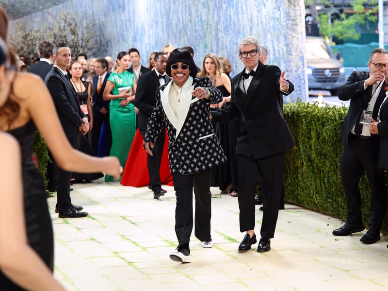 American rapper, singer-songwriter, and record producer Anderson .Paak looked delighted to be at the 2026 Met Gala. 