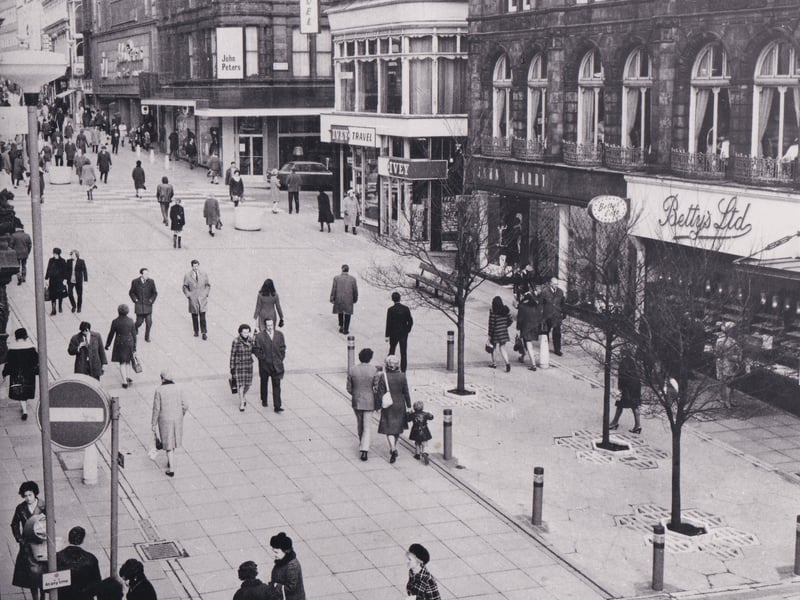 Shoppers on Lands Lane in January 1971.