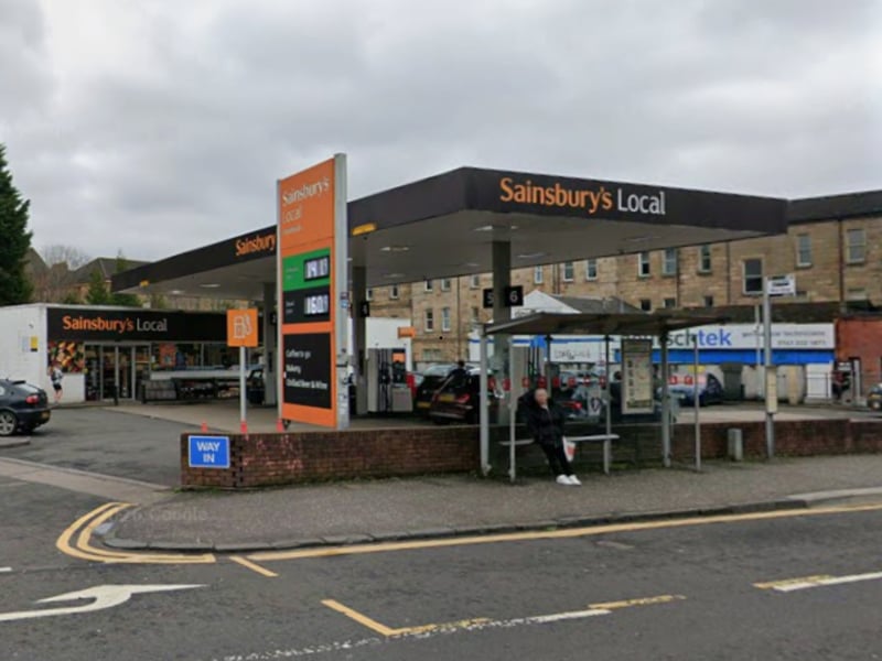 It’s also best to fill up at a supermarket, as they are consistently the most affordable option. Their prices are often several pence per litre lower than the UK average. On a standard 50-litre tank, sticking to a supermarket station is currently saving UK drivers roughly £2.30 per fill-up, with an average of 188.8p per litre for diesel and 155.5p per litre for petrol (as of mid-April 2026). Diesel drivers could save 4.7p per litre and petrol drivers could save 4.6p per litre at the supermarket.