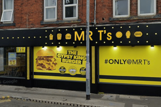 A local institution for anyone craving the ultimate comfort meal. From huge burgers to golden chips, it is the go-to spot for a traditional seaside-style feast right in the heart of the suburb. Their reputation for quality makes it a mandatory stop for a Friday night treat. 🍴 90 Burley Rd, Woodhouse, Leeds LS3 1JP