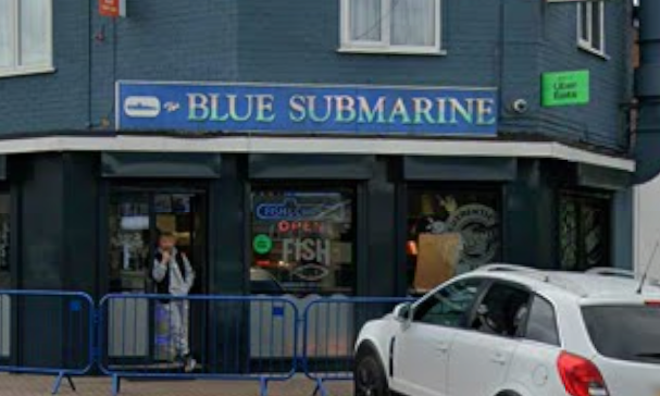 Given a score of 4.1 stars out of 814 Google reviews. One Google reviewer wrote: "Battered chips are beautiful, nice and clean chip shop friendly staff, generous portions and good pricing." Location: 7 Middlepark Rd, Dudley DY1 2LW.
