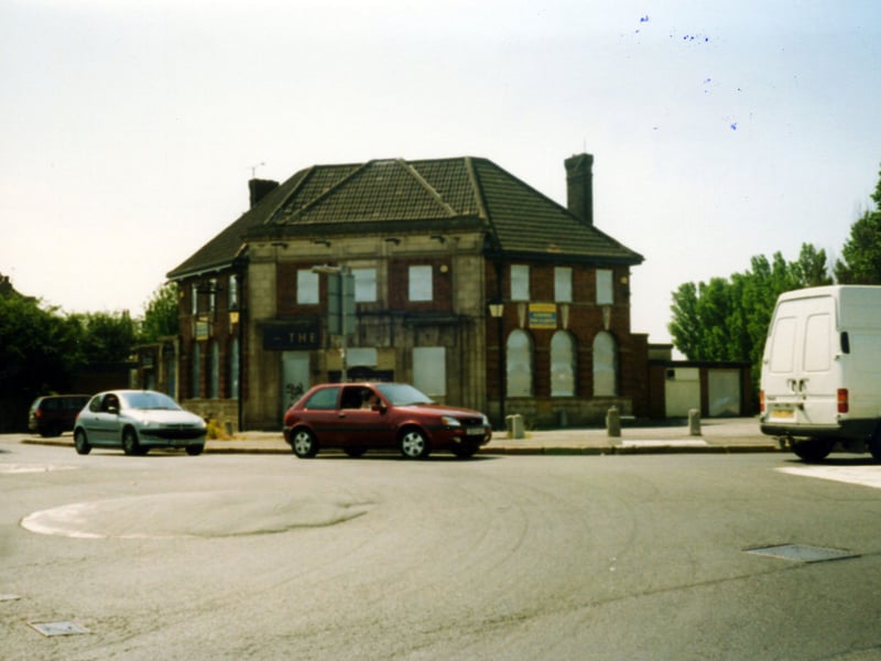 The Bridgefield pub at the junction of Cross Green Lane, left, and Pontefract Lane in August 2003.