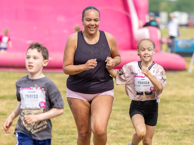 26 great pictures of the Pretty Muddy kids run for Cancer Research UK
