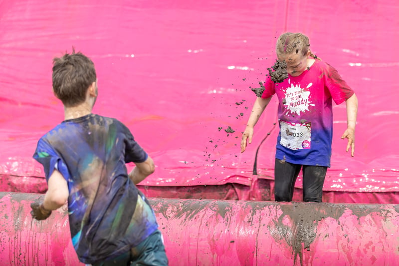 26 great pictures of the Pretty Muddy kids run for Cancer Research UK