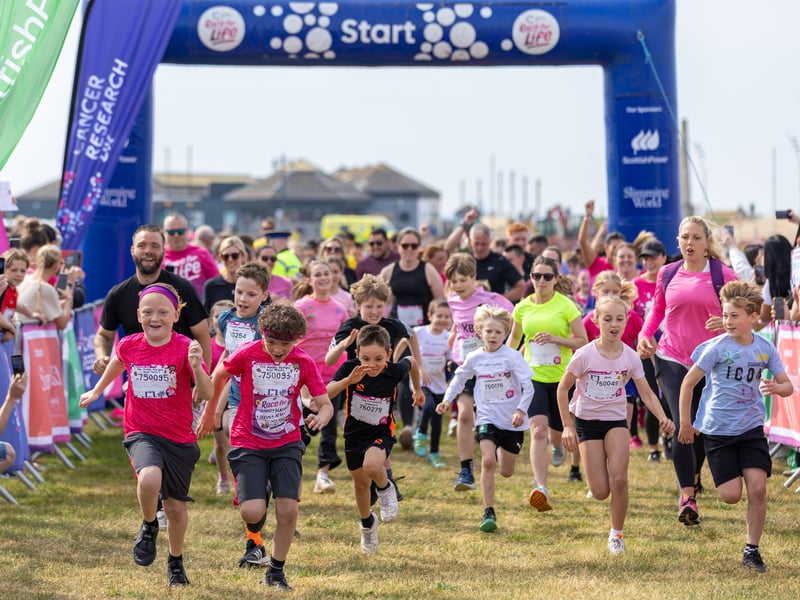 The start of the kids Pretty Muddy run   