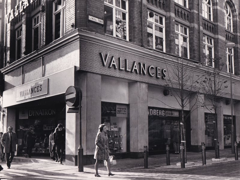 Vallances on the corner of Central Road and New Market Street in November 1972.