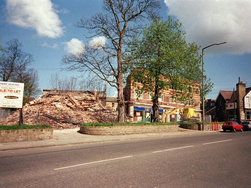 The old Kingsway Synagogue, which had been destroyed by fire, was demolished by March 1996.