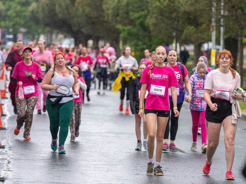 A wave of pink runners 