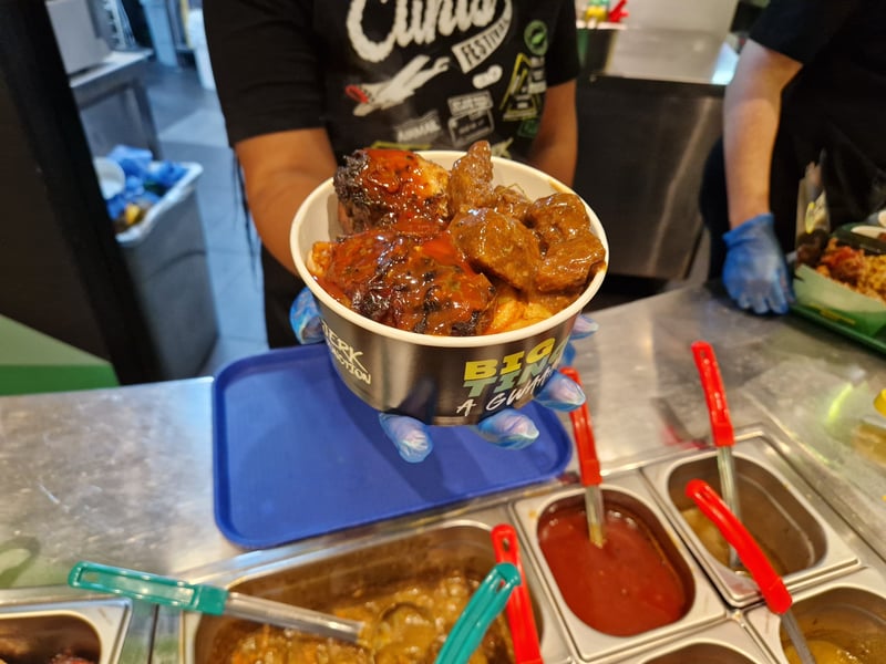Customers can build their own meal by choosing a base, main, and sauce