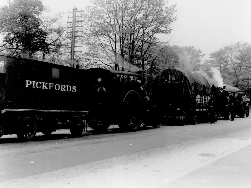Two 18 ton Fowler steam tractors drawing a 105 ton slater and bogie with a Pickfords wagon following on. The image from May 1941 is believed to be taken on Wellington Hill. 