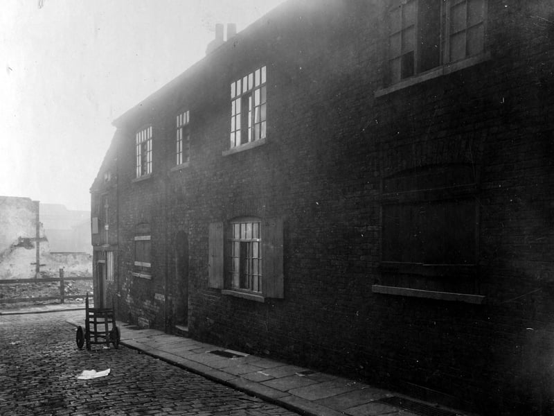 Back Virginia Street looking in the direction of Prussia Street in November 1927.