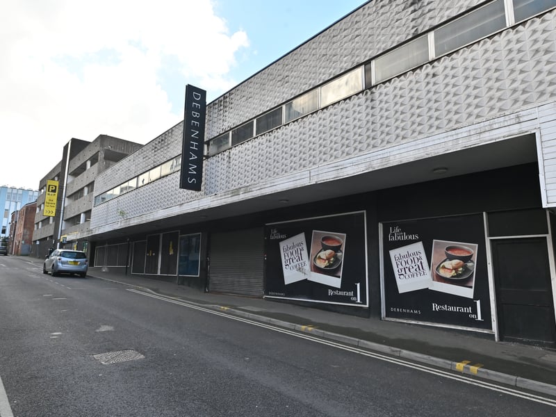 Old Square shopping Centre in Walsall, and surroundings. Some traders are not happy with the state of there units, leaking roofs etc. The nearby Old Square Car park appears to be out of action at the moment too. No pics taken on their property, but you can inside where the centre has had to take measures due to leaking roofs etc.
