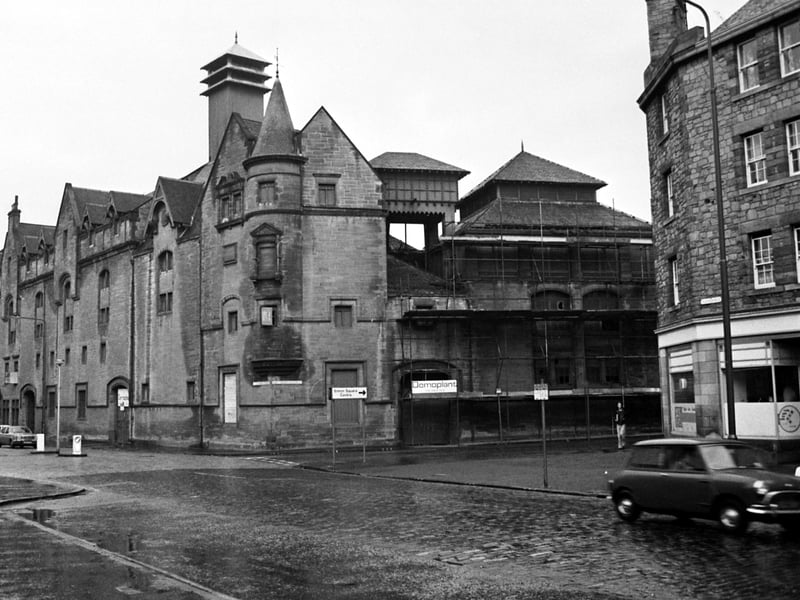 The old St Leonards Brewery, at the corner of East Crosscauseway and the Pleasance, in October 1975