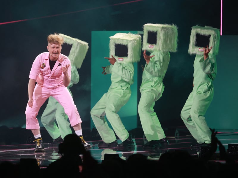 Youtuber Look Mum No Computer — AKA Sam Battle — will represent the UK in this year’s Eurovision Grand Final. With odds of 125/1 to win with his song Eins, Zwei, Drei, it’s worth keeping an eye on the set and props for his performance as most of them Battle has built himself.