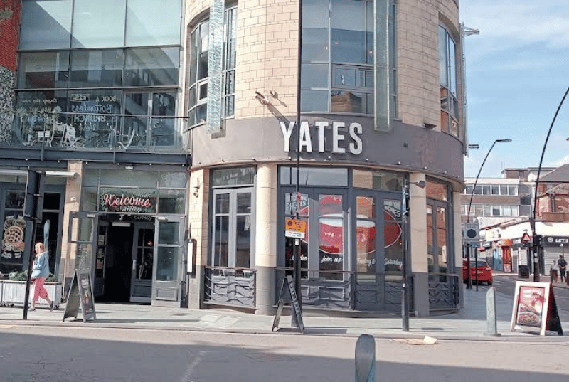 Yates's Sheffield is right in the centre of Sheffield, across from City Hall it also a menu of pub classics and regular promotions.