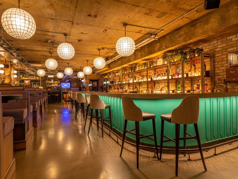 Electric Shuffle in The Headrow has a 4.8* rating from 566 reviews. A Google reviewer said: “Loved it! This a great spot to have a date night, the service is great, the vibes are chill and cosy and the drinks menu is too good to pass up a cocktail.”