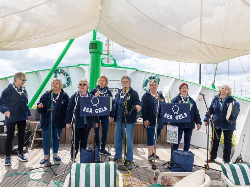 The Sea Gels performing to the crowd.