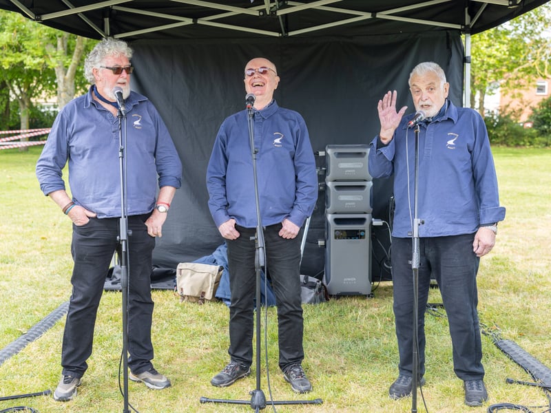 Spinnaker Shanty singing sea shanties.
