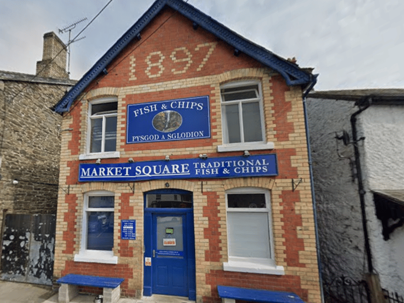 Rated 4.5 stars out of 44 Google reviews. One Google reviewer wrote: "After visiting the waterfall we were a little hungry, yes we walked not like the lazy people driving within meters of it. Much to our suprise the Fish & Chips shop was open, as it was mid afternoon and we didn't want to spoil dinner we opted for a portion of chips each. They were some of the best I have tasted, perfectly cooked not greasy or rock hard or warm up. These are freshly cooked to order. As we are often in this part of the world I have no doubt we will be back! The gentleman who served us was really friendly." Address: Market Square, Llanrhaeadr-ym-Mochnant, Oswestry SY10 0JG.