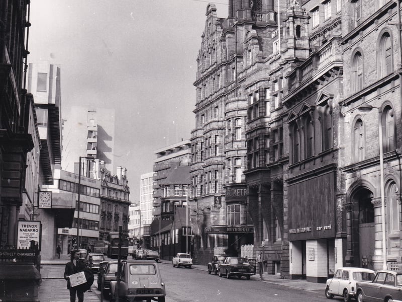 King Street at the junction of Wellington Street with the Metropole on the right hand side. Pictured in October 1973.