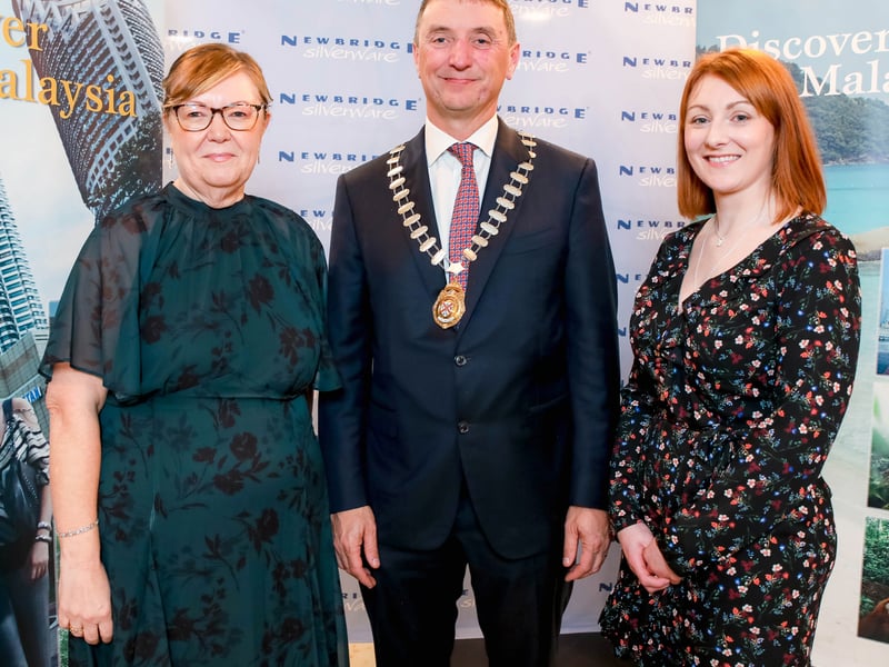 Newbridge Silverware, in collaboration with the Embassy of Malaysia in Dublin, hosted an exclusive cultural event ‘Come Together In Style’ on Thursday, October 19, 2023. PHOTO - AISHLING CONWAY Pictured at the event was Annette Aspell (Deputy Chief Executive Kildare County Council), Mayor of Kildare Cllr Daragh Fitzpatrick and Aisling Burke (Newbridge Silverware)
