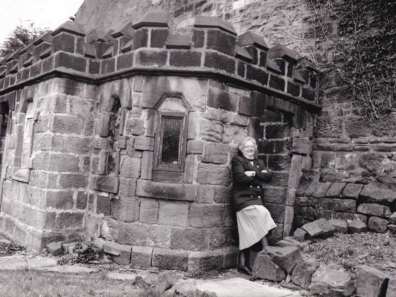 Owner Doris Stead pictured outside the outside toilets at Alma Cottages in March 1993.