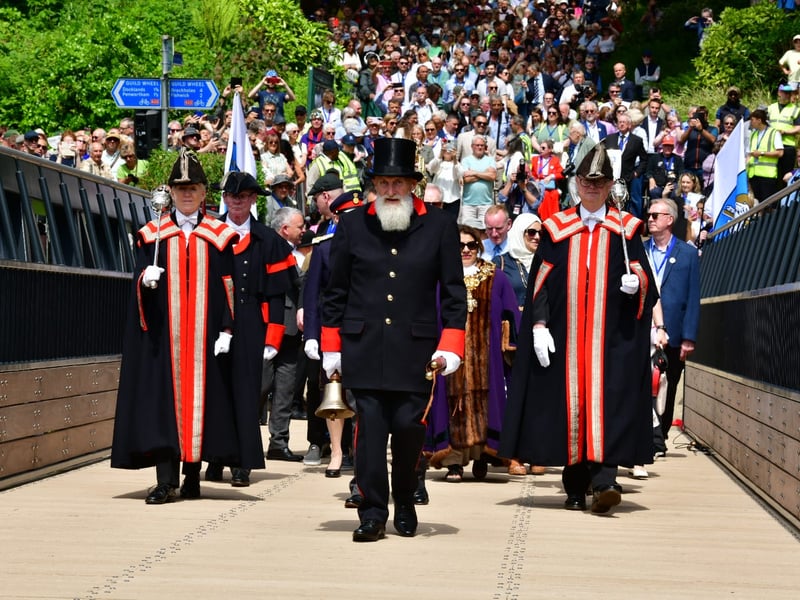 The opening was shared with the public who turned out in their masses to witness the historic moment and be among the first to walk across the newly built Tram Bridge
