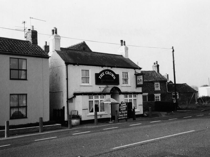 The Crown pub, Shipton-Thorpe, in December 1986