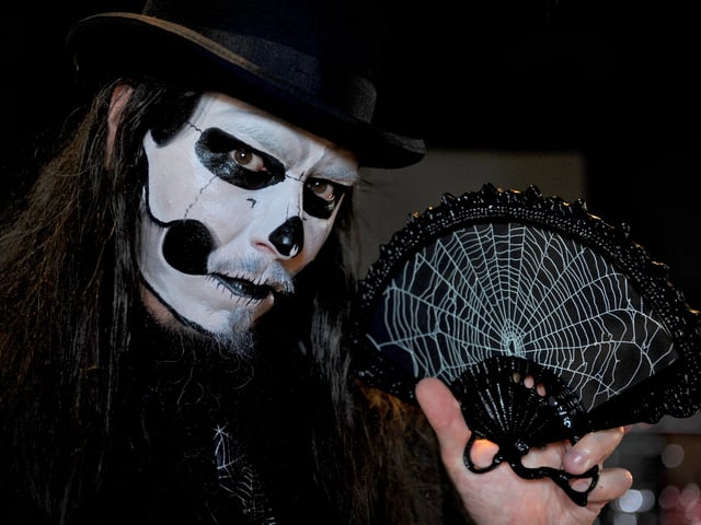 Albert Szilagyi, The Voodoo Doctor with a spider web art. 