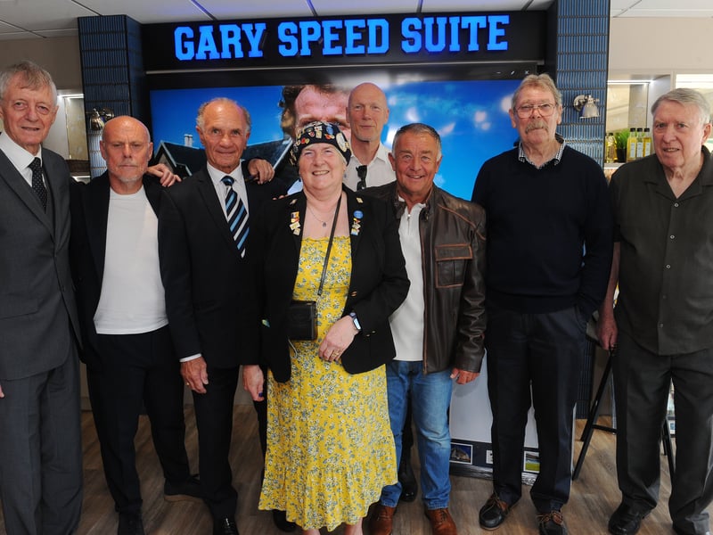 Heidi Haigh  with former players Allan Clarke, Tommy Wight, Paul Reaney, Neil Aspin, Glyn Snodyn, David Harvey, Mick Jones at the Billy Bremner Gala Dinner