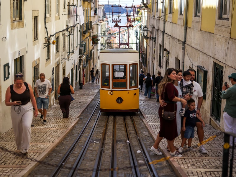 If you had made the trip to Lisbon this Bank Holiday, it would actually be cooler than Leeds. Temperatures will reach 27C in the Portuguese city, but will be 31C back home! 