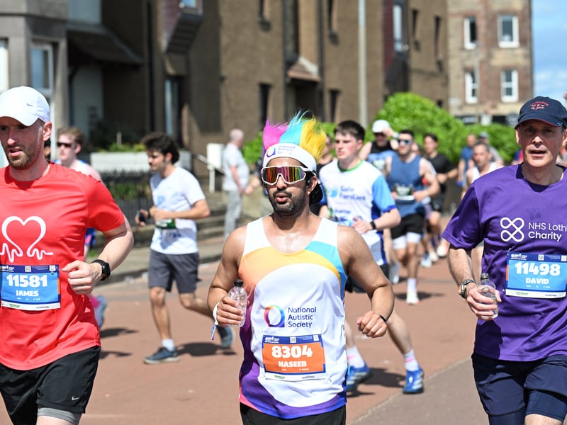 This runner's bright barnet certainly caught the eye.
