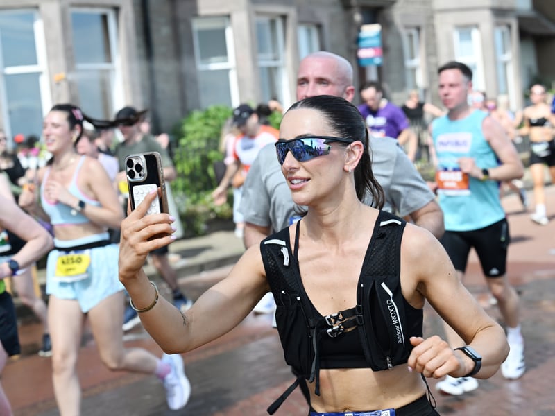 The Edinburgh Marathon Festival was founded by Geoff Sims and the first year's event attracted just 3,000 participants