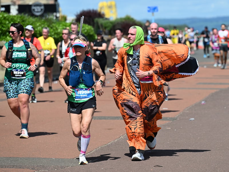 This dinosaur took the Edinburgh Marathon in his stride on Sunday.