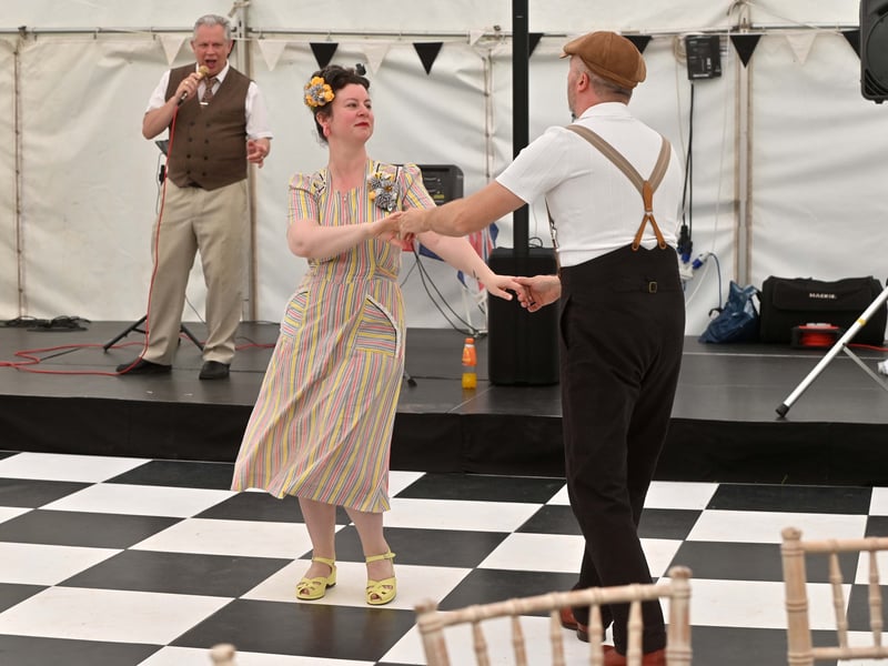 Severnside Lindy Dancing: Richard Allmark and Amanda Allmark    