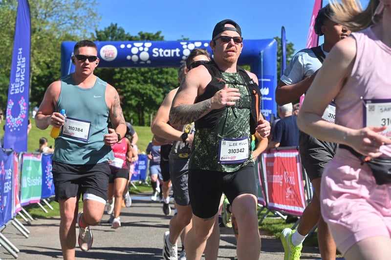 See incredible photos of runners braving the heat as Race for Life ...