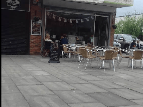 Aroma is a small friendly family-run business in the heart of Dinnington. Sally Waggott-hill commented: "Fully air conned inside or a beautiful seating area outside if you would rather watch the world go by."