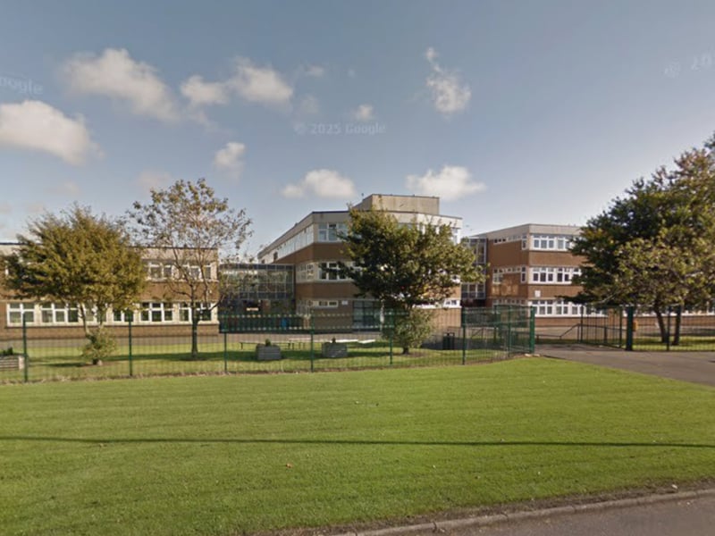 Kilwinning Academy teaches 28 per cent of its pupils to a minimum of five Highers. A total of 828 pupils attend the school, with 56.3 per cent coming from 'deprived' backgrounds.